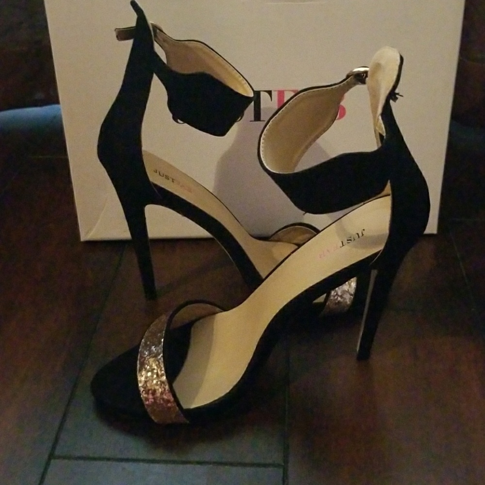 Heels - Picture 5 of 7